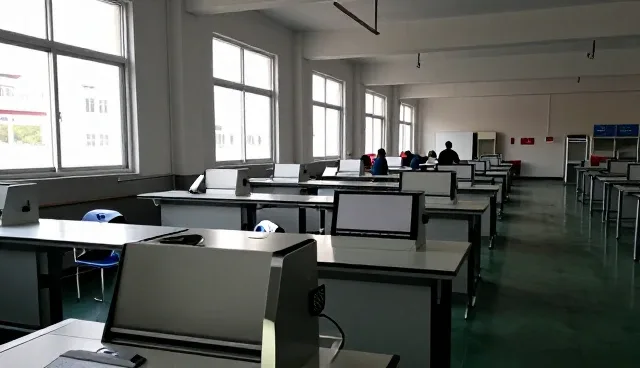 使用旅游咨询需要关注哪些方面?